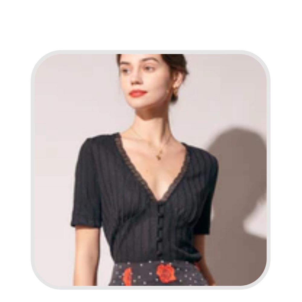 Rihoas Black Lace trimmed v neck blouse